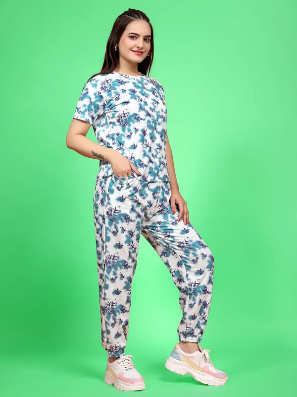White_Printed_Elastane_T-Shirt_&_Pyjamas_Set_For_Women_|_Regular_Round_Neck_Short_Sleeve