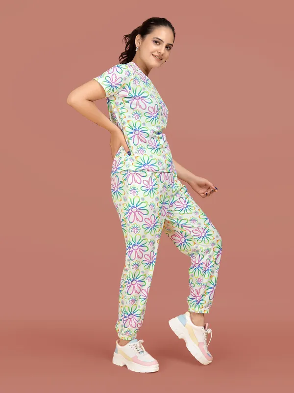 White_Printed_Elastane_T-Shirt_&_Pyjamas_Set_For_Women_|_Regular_Round_Neck_Short_Sleeve