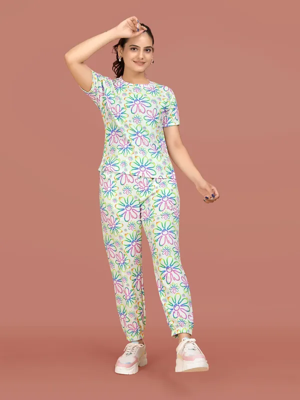 White_Printed_Elastane_T-Shirt_&_Pyjamas_Set_For_Women_|_Regular_Round_Neck_Short_Sleeve