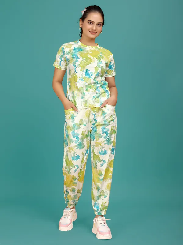White_Printed_Elastane_T-Shirt_&_Pyjamas_Set_For_Women_|_Regular_Round_Neck_Short_Sleeve