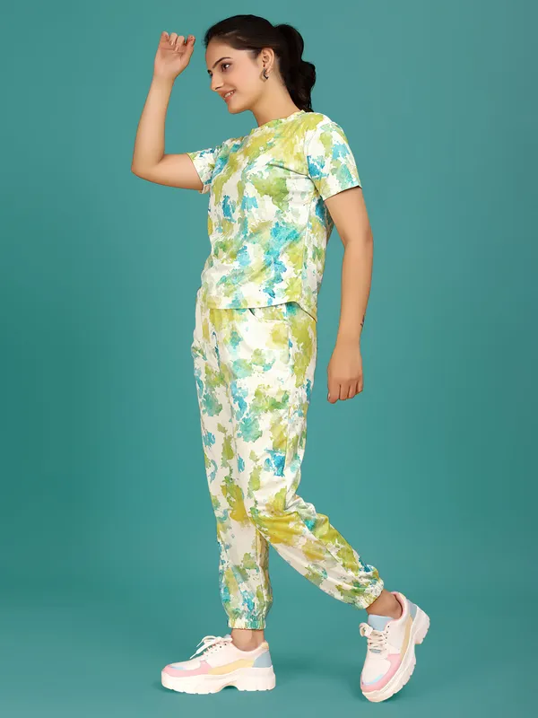 White_Printed_Elastane_T-Shirt_&_Pyjamas_Set_For_Women_|_Regular_Round_Neck_Short_Sleeve