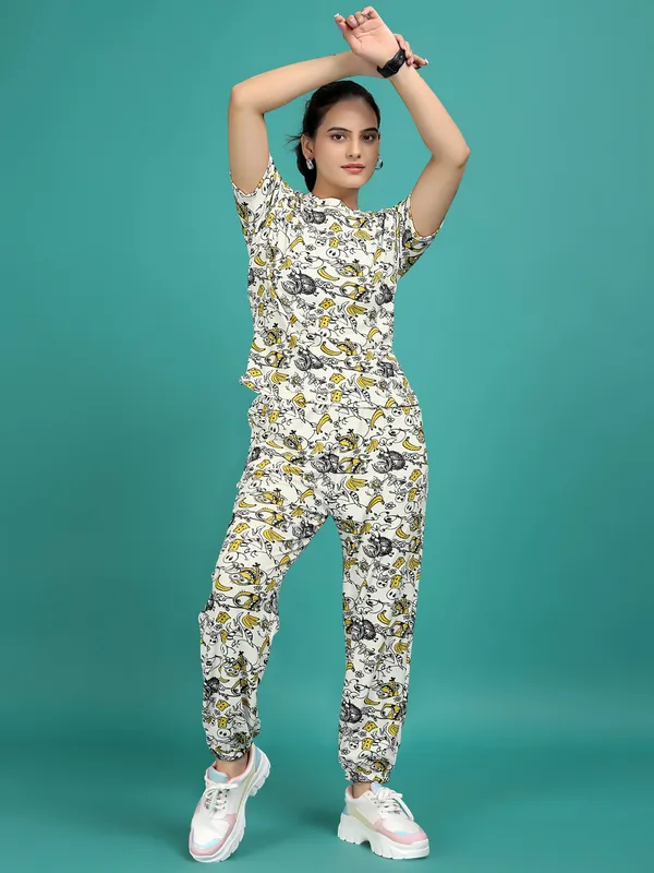 Multi_Colour_Valentino_Elastane_T-Shirt_&_Pyjamas_Set_For_Women_|_Regular_Round_Neck_Short_Sleeve