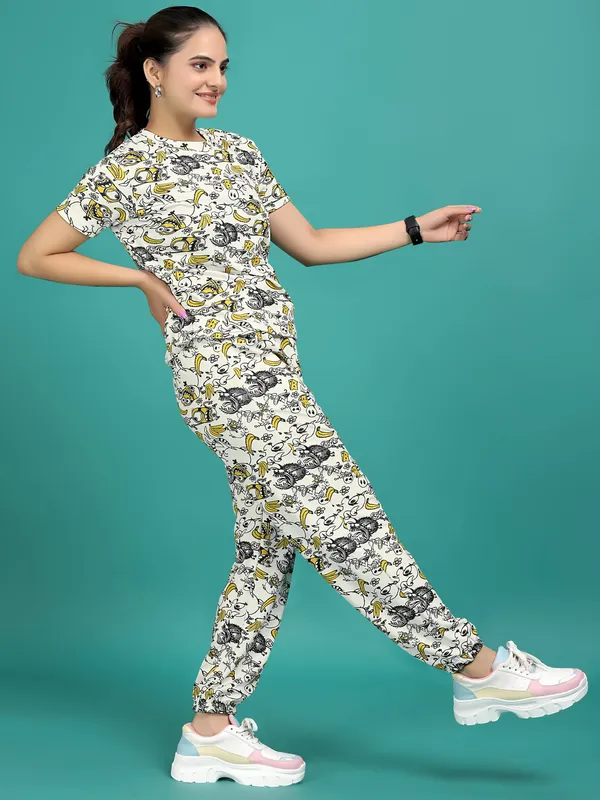 Multi_Colour_Valentino_Elastane_T-Shirt_&_Pyjamas_Set_For_Women_|_Regular_Round_Neck_Short_Sleeve