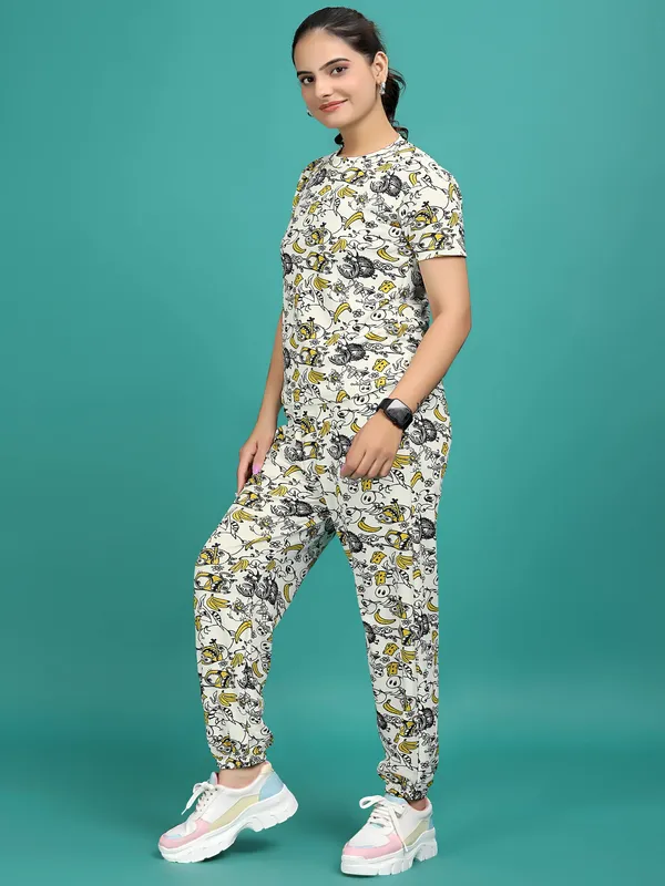 Multi_Colour_Valentino_Elastane_T-Shirt_&_Pyjamas_Set_For_Women_|_Regular_Round_Neck_Short_Sleeve