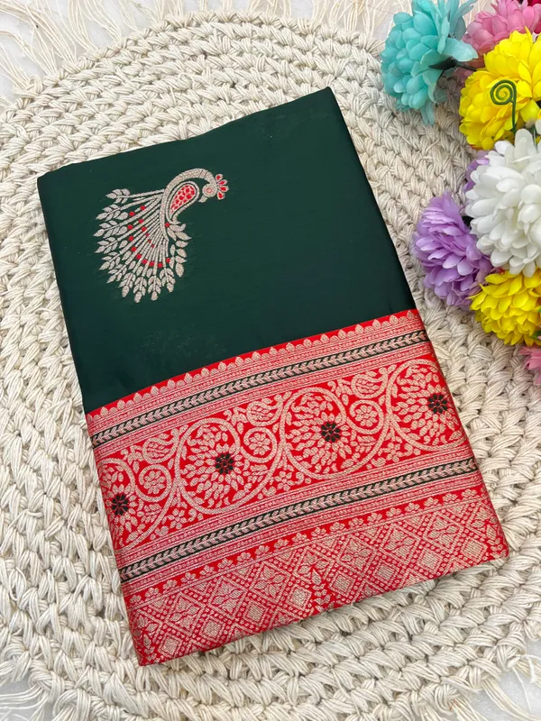Green_Peacock_Motif_Silk_Saree_With_Red_Border_And_Blouse_Piece