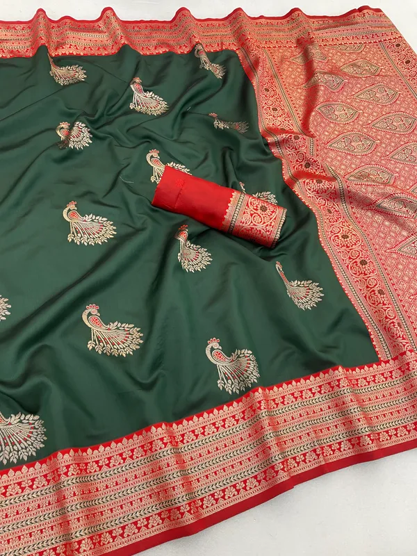 Green_Peacock_Motif_Silk_Saree_With_Red_Border_And_Blouse_Piece