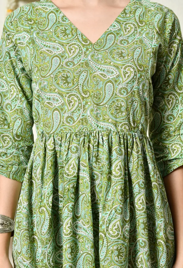 Floral_Feeding_Maternity_Kurti__For_Women