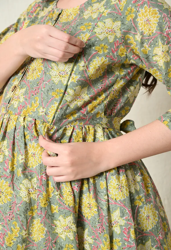 Floral_Feeding_Maternity_Kurti__For_Women