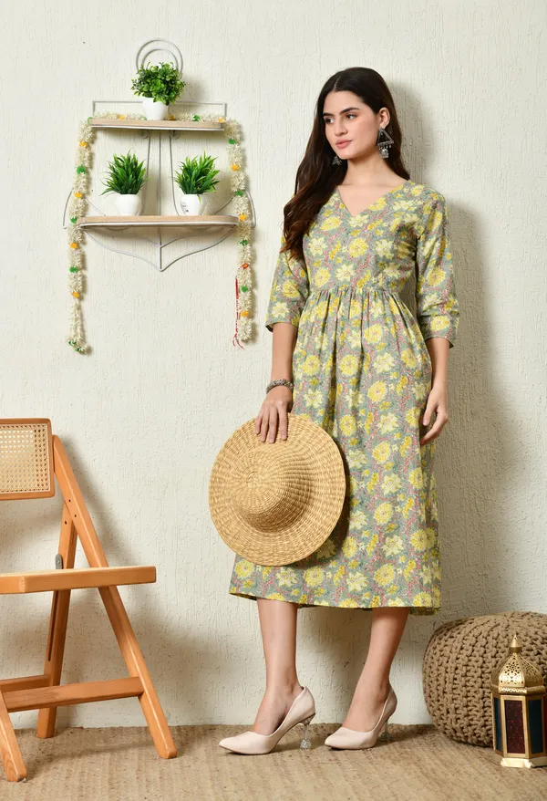 Floral_Feeding_Maternity_Kurti__For_Women