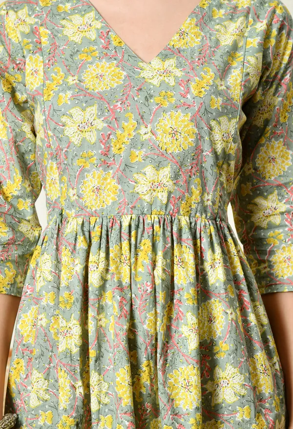 Floral_Feeding_Maternity_Kurti__For_Women