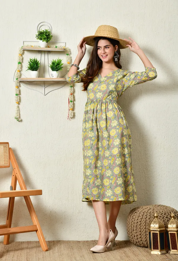 Floral_Feeding_Maternity_Kurti__For_Women