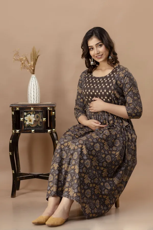 Beautiful_Maternity_Gown_For_Women