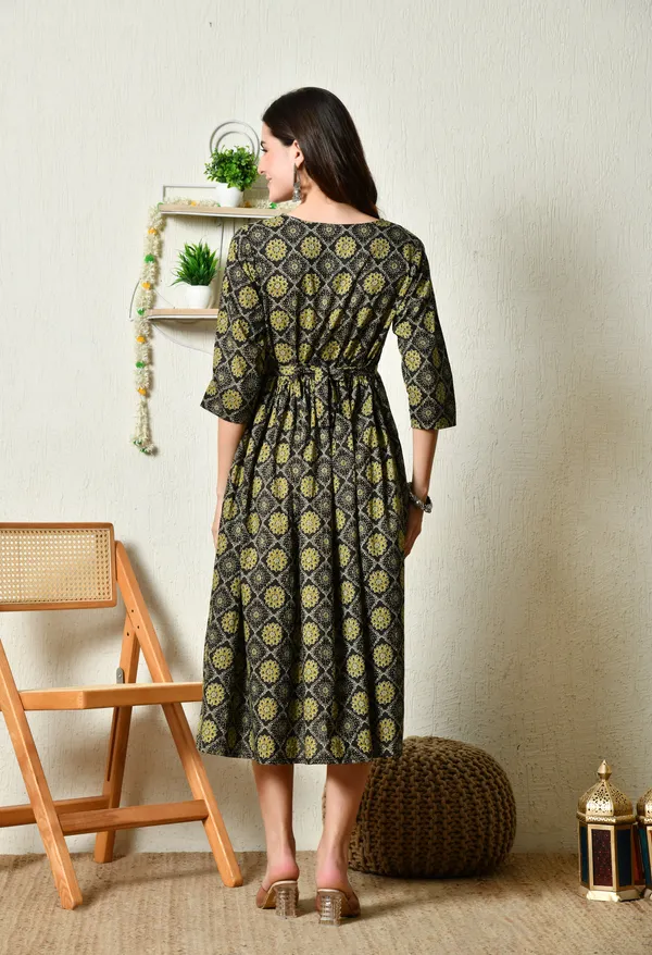 Floral_Feeding_Maternity_Kurti__For_Women