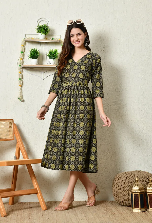 Floral_Feeding_Maternity_Kurti__For_Women