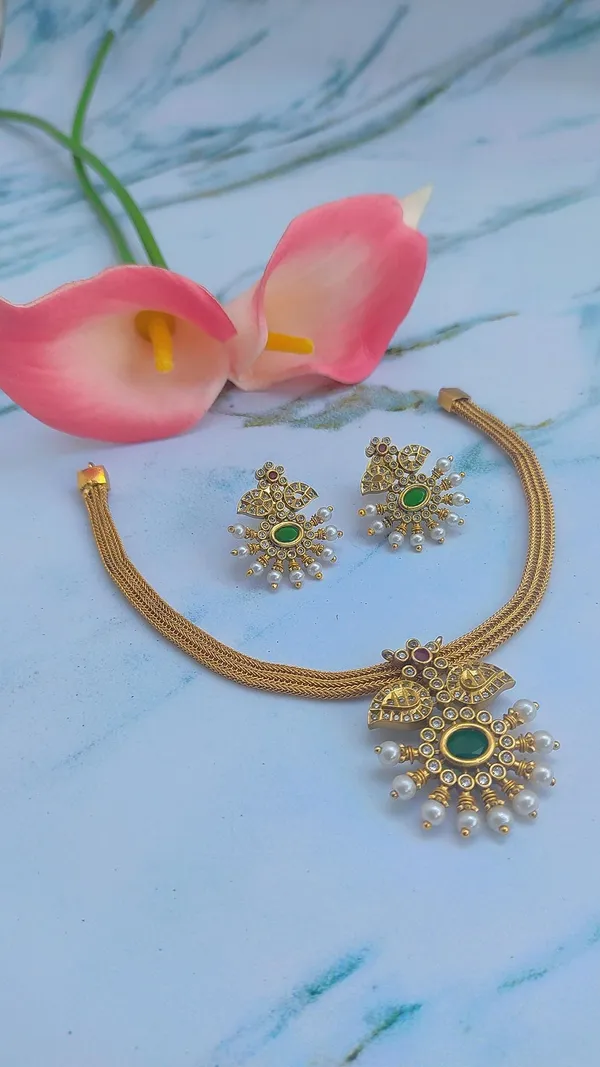 Green_Exquisite_Leaf_Style_Gold_Necklace_Set_For_Women