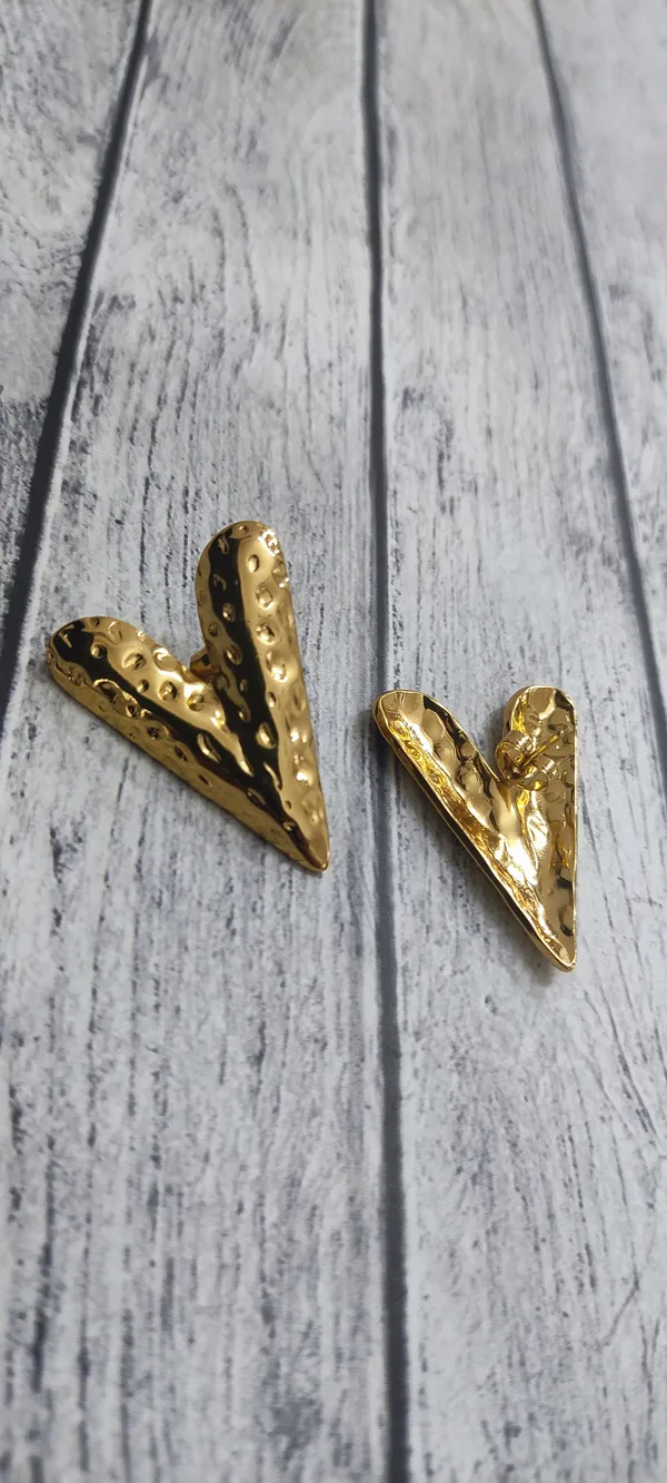 Textured_Gold_Heart-Shaped_Earrings