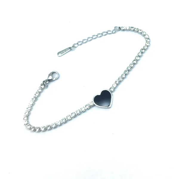 Elegant_Heart_Charm_Bracelet_with_Crystals_for_women,_Girls