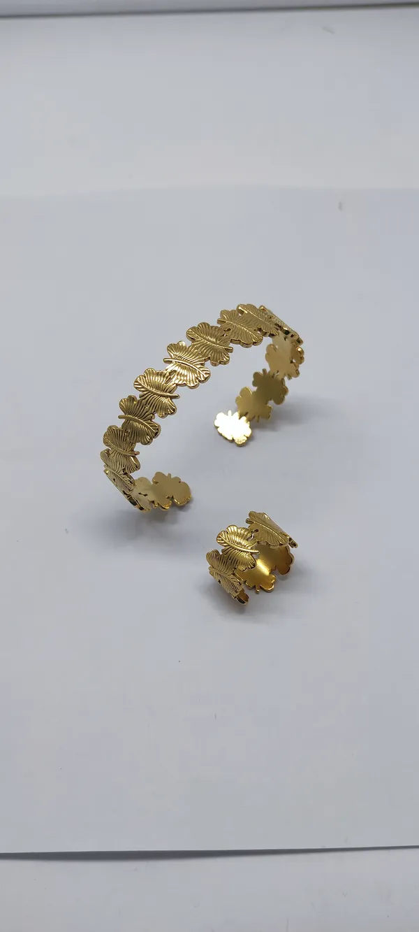 Gold_Butterfly_Motif_Cuff_and_Ring_Set