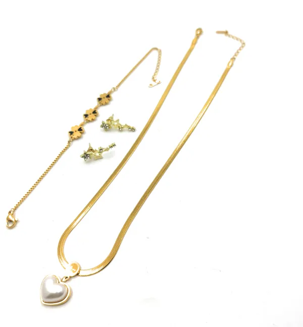 Jewelry_Gift_for_Your_Girlfriend_this_Valentine's_Day"_3_Pieces_in_combo_sets