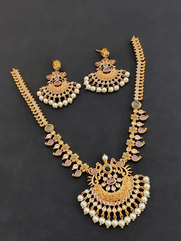 Latest_collection_of_traditional_Antique_Necklace_with_pretty_matching_chanbali_earrings_for_women_and_young_girl