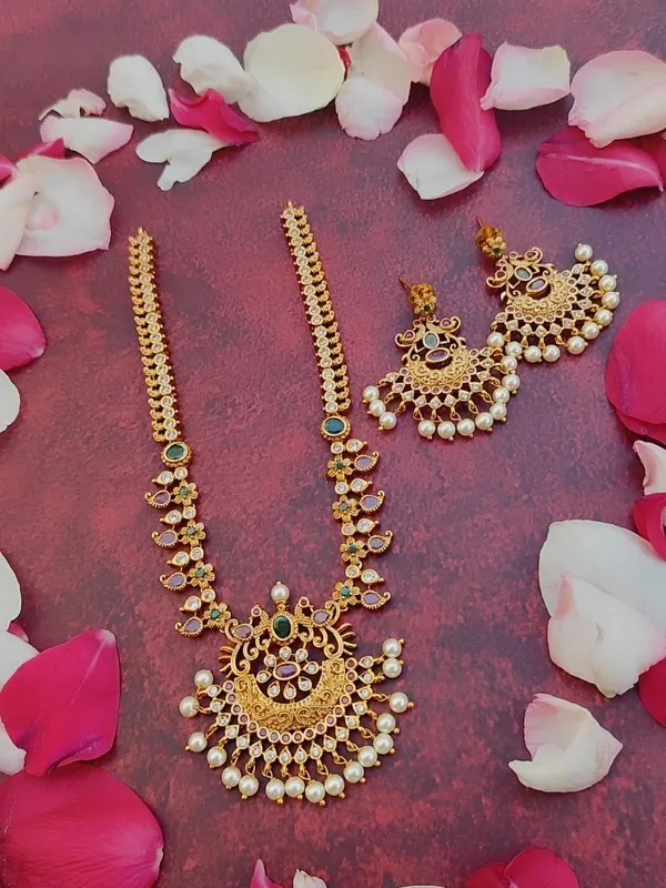 Latest_collection_of_traditional_Antique_Necklace_with_pretty_matching_chanbali_earrings_for_women_and_young_girl