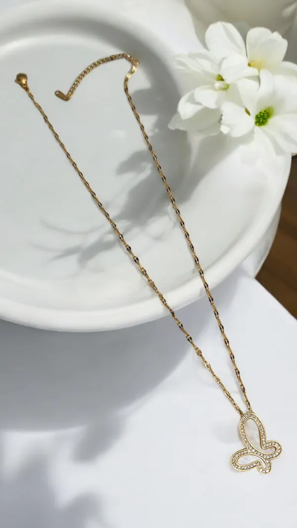 Gold_Butterfly_Chain_set_for_women