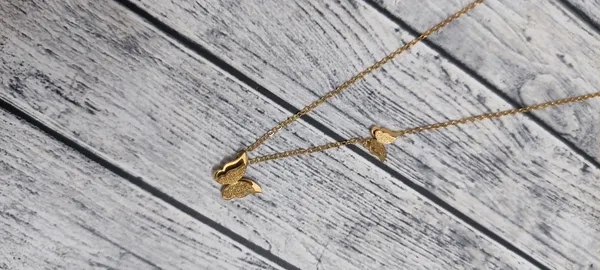 Two-Butterfly_Chain_set_for_women