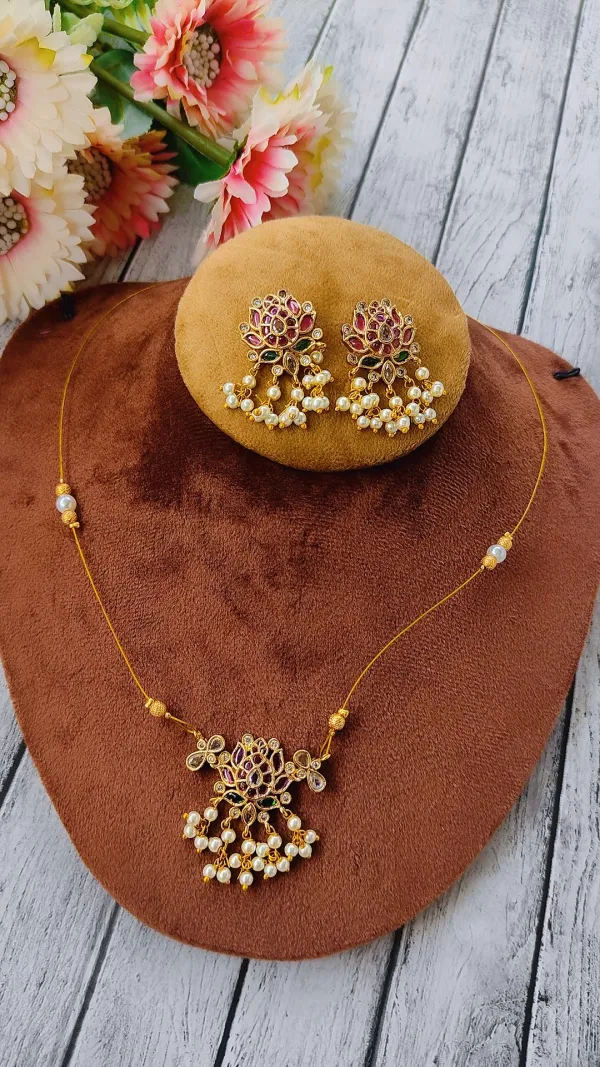 Lotus_Design_Necklace_Set