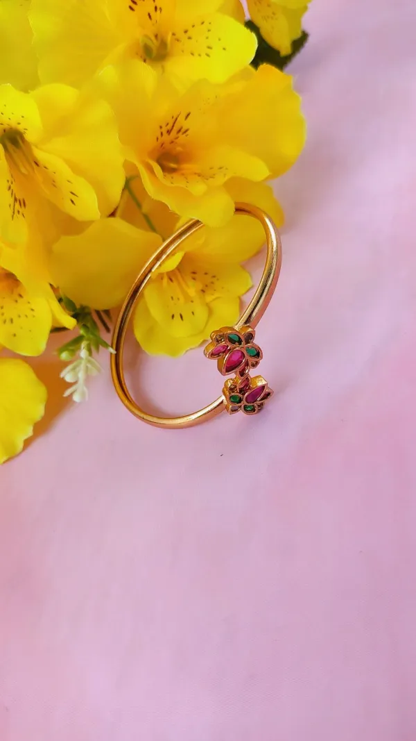 Lotus_Design_bracelet_for_women