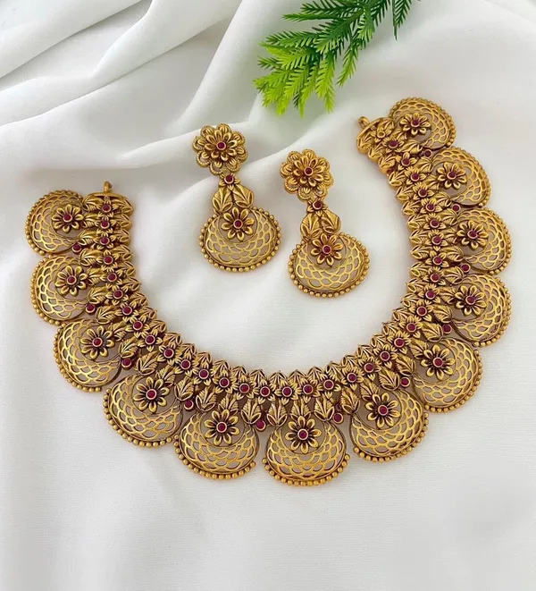 Multicolor_Traditional_Antique_Multi_Stone_Necklace_With_Earrings_For_Women