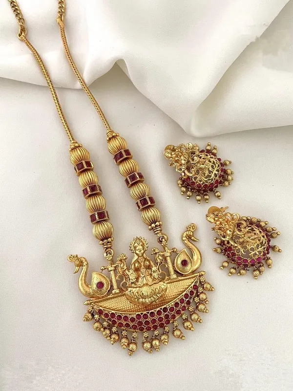 Multicolor_Antique_Gold_Temple_Jewelry_Set_With_Goddess_Pendant_And_Jhumka_Earrings_For_Women