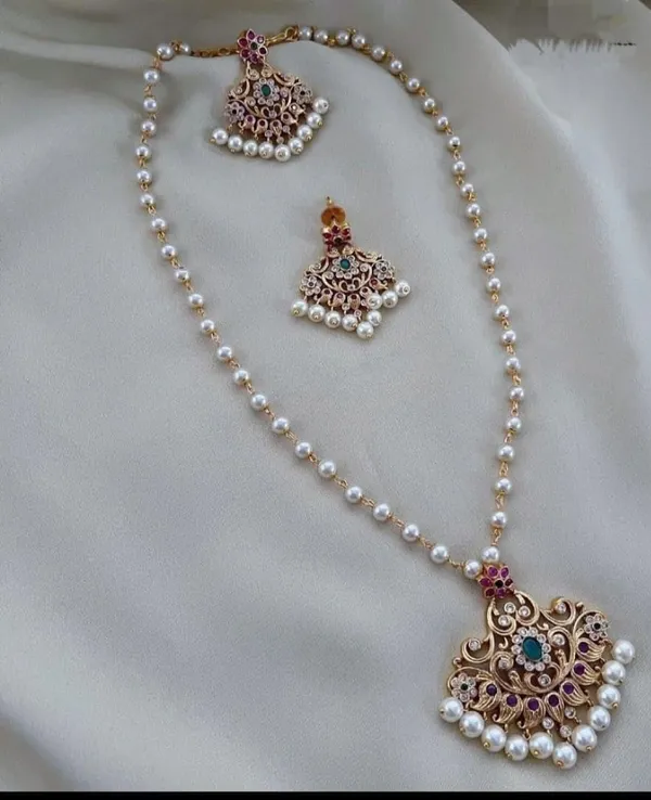 Multicolor_Antique_Pendant_With_Pearl_Nencklace_With_Earrings_Set_For_Women