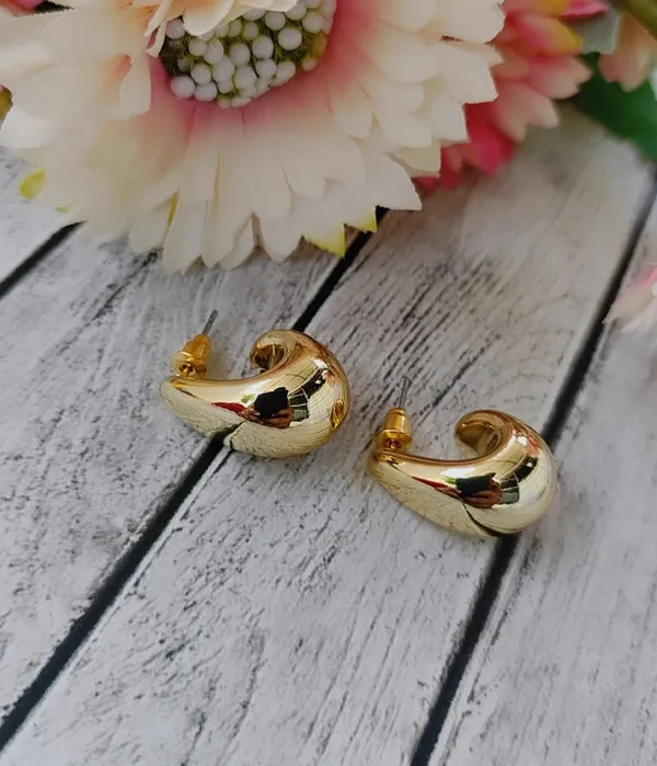 Gold_Water_drop_earrings