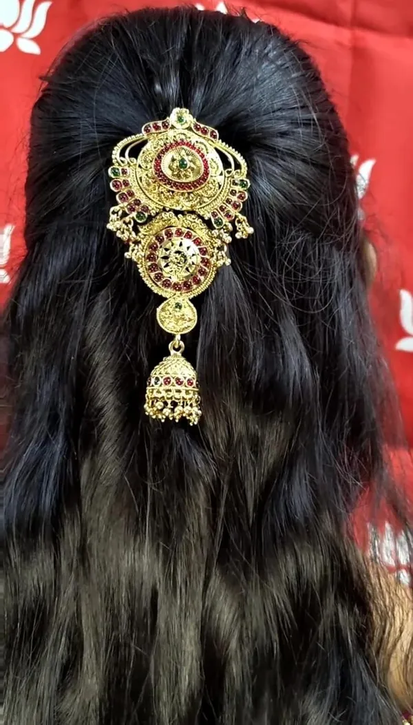 Gold_Jada_Billa_Set_For_Bridal_New_Model,_Hairstyle_Accessories_White_Pearls_Design_For_Women