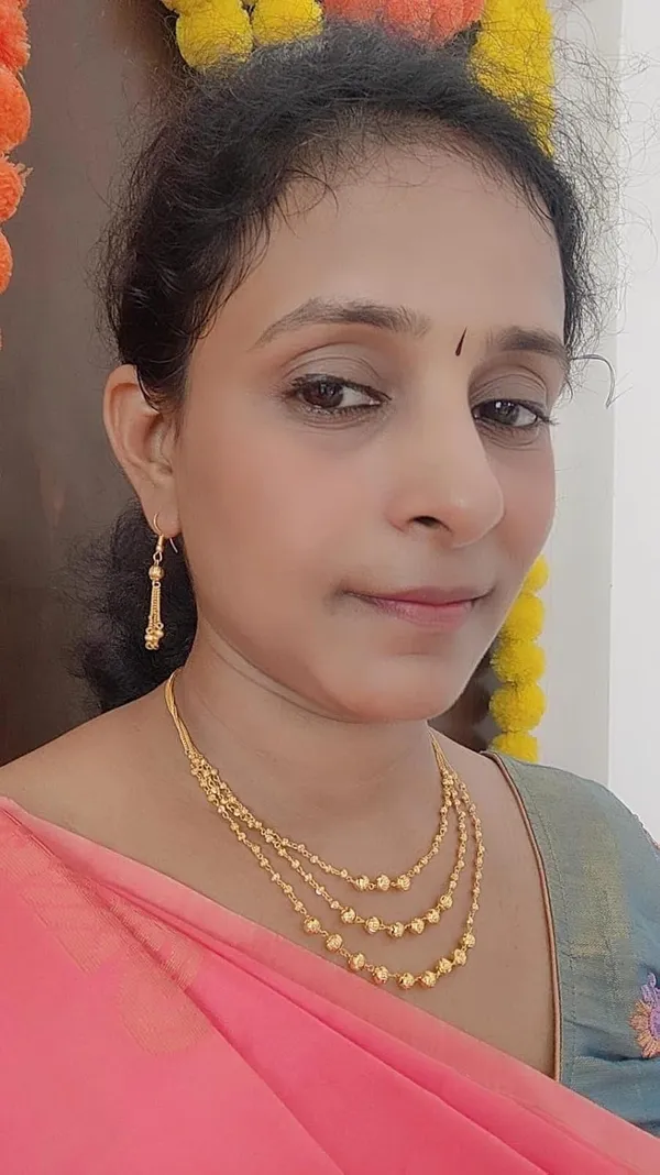 Gold_Pearl_Step_Chain_With_Matching_Earrings_For_Women