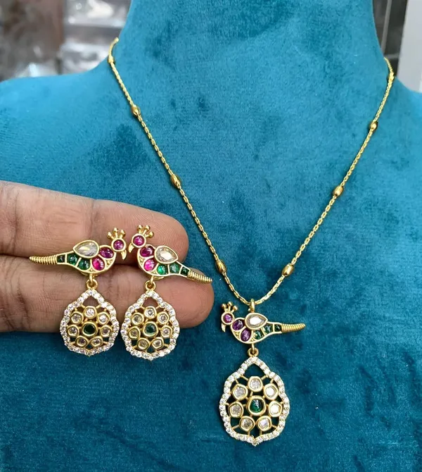Gold_Antique_Bird_Pendant_Necklace_With_Earrings_Set_For_Women