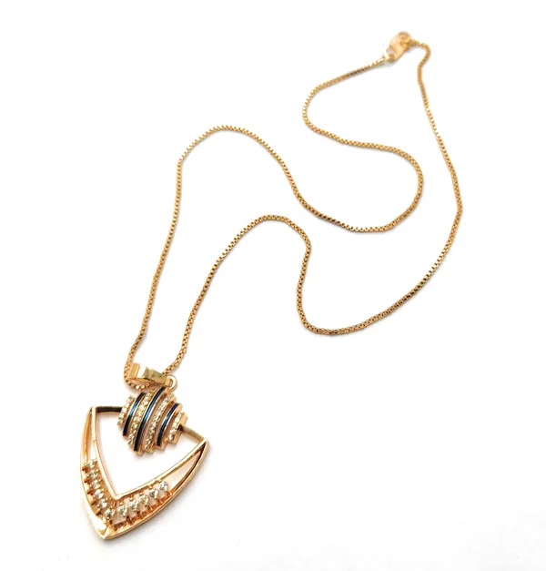 Blue_Triangle_and_Gold_Chain