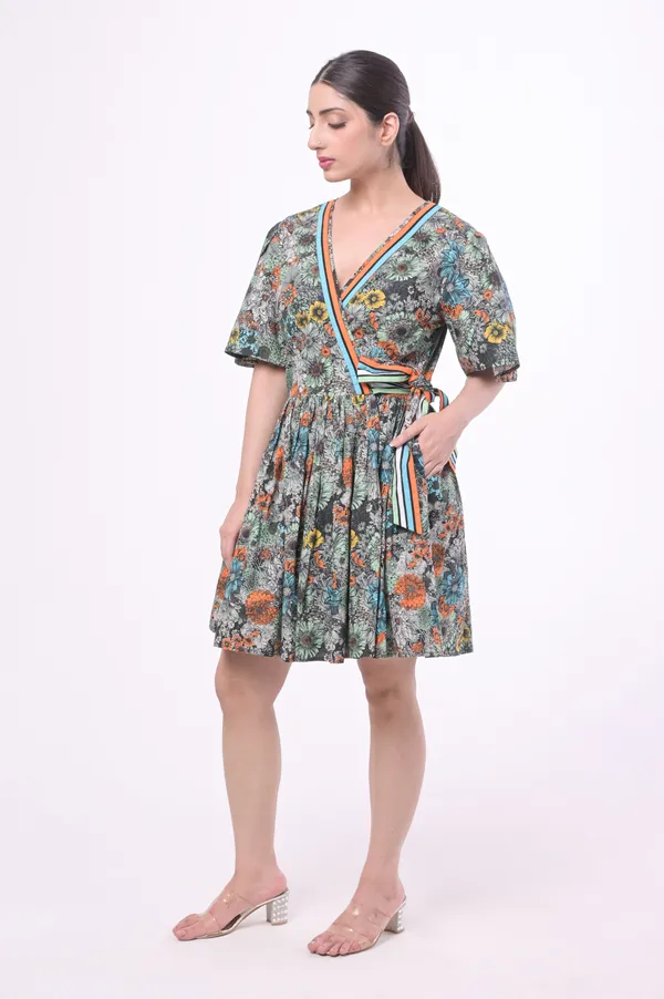 Multicolor_Poplin_Cotton_V_Neck_Half_Sleeve_Dress_for_Women
