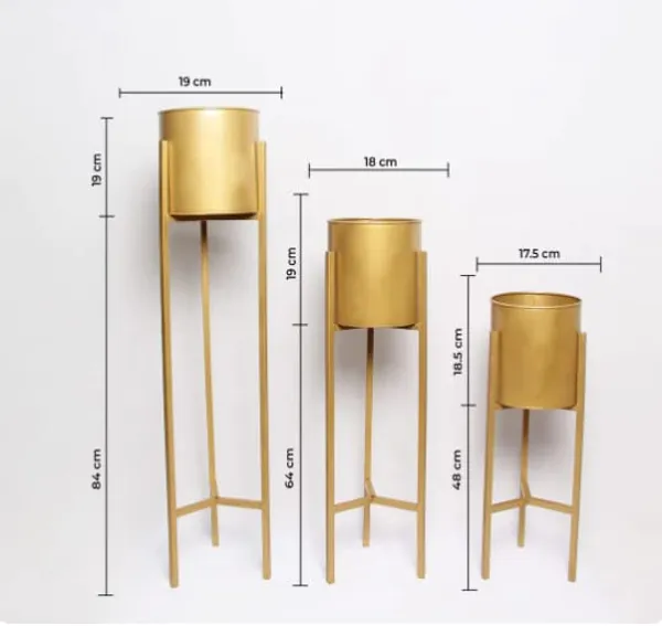 Gold_metal_plant_stand_with_3_GI_pots,_black_powder-coated_metal_planter_stand_for_indoor_and_outdoor_use._Gold_stand_with_black_pots.