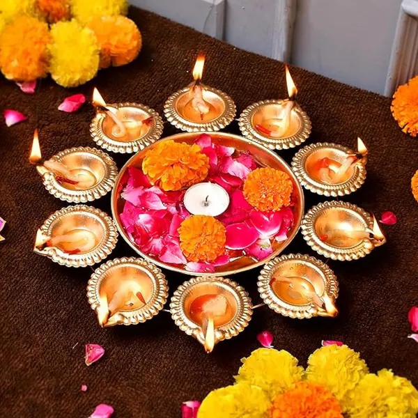 Weston_Crafts_Handcrafted_Clay_Diyas_for_Diwali_Pooja_Decoration_|_Traditional_Earthen_Lamps_with_Intricate_Design