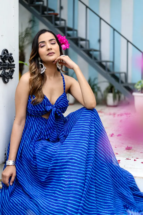 Blue_Embroidery__Regular_Fit_Solid_Georgette_Anarkali_For_Women