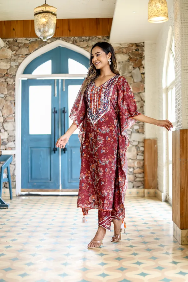 Maroon_Chinnon_Regular_Fit_Solid_Kaftan_And_Pant_Set_For_Women