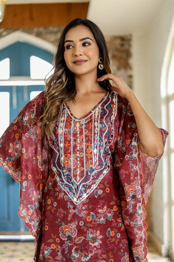 Maroon_Chinnon_Regular_Fit_Solid_Kaftan_And_Pant_Set_For_Women