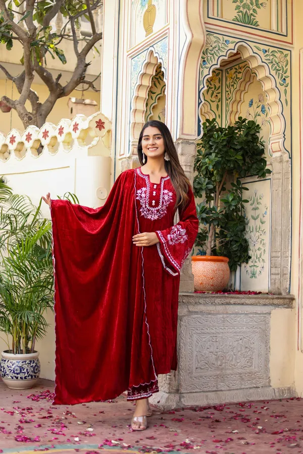 Embordered_Work_Premium_Velvet_Suit_Set_for_Women_|_Embordered_Neckline