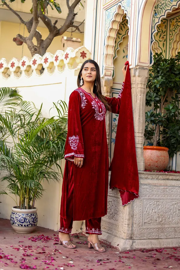 Embordered_Work_Premium_Velvet_Suit_Set_for_Women_|_Embordered_Neckline