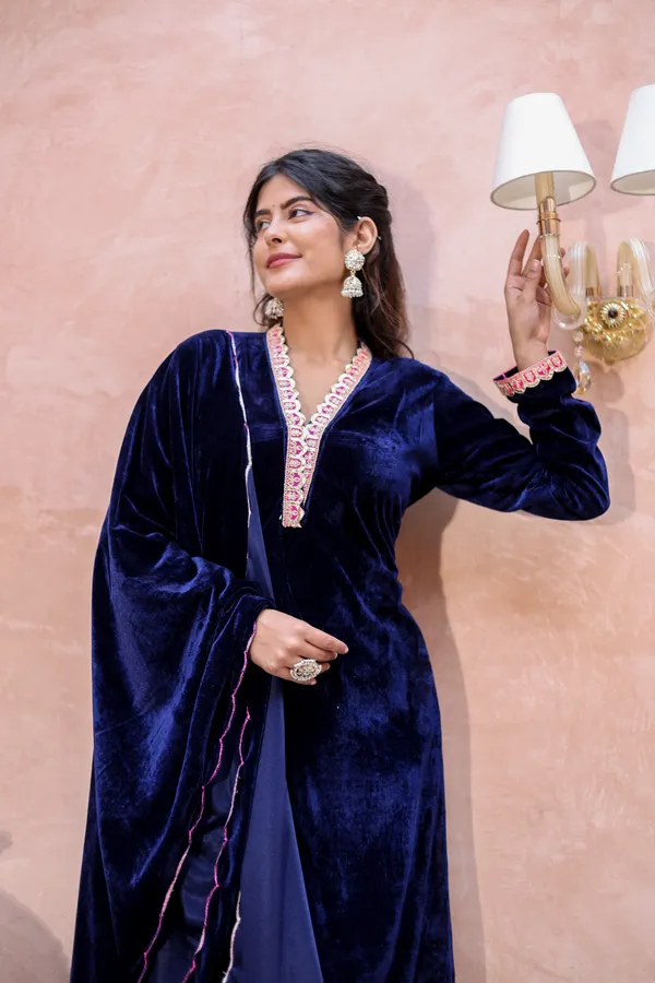 Dark_Blue_Lace_Work_Premium_Velvet_Suit_Set_For_Women