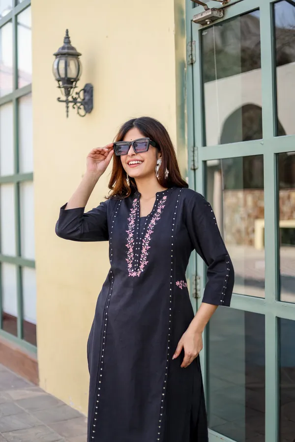 Black_embroidery_work_kurta_and_pant_set