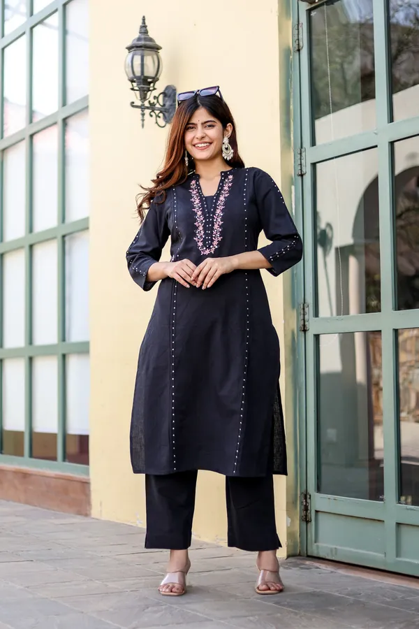 Black_embroidery_work_kurta_and_pant_set