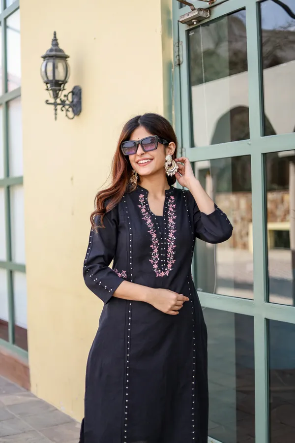 Black_embroidery_work_kurta_and_pant_set