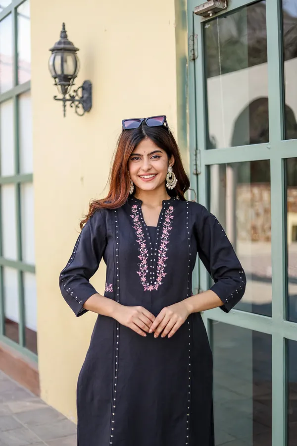 Black_embroidery_work_kurta_and_pant_set